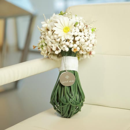 مسكة إيليانا لعروس يوم الزفاف المميز