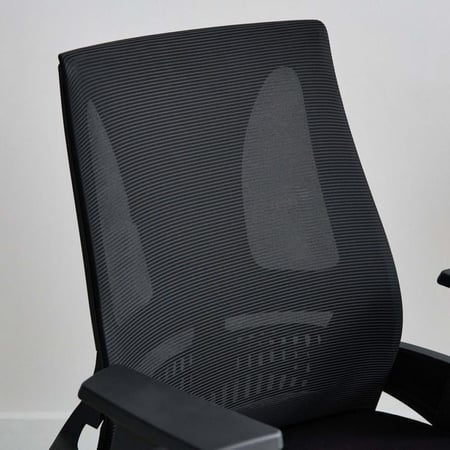 كرسي زائر بتصميم أنيق ومريح باللون الاسود- جينوا