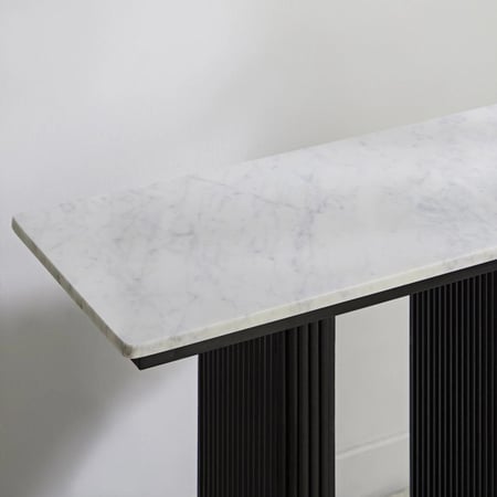 كونسول فابيو بسطح من الرخام وقاعدة من الخشب باللون الأسود مقاس  120x76x40 سم