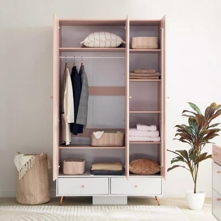 خزانة ملابس بـ3 أبواب ودرجين من أرميسيا