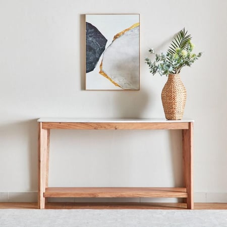 كونسول ميدتاون بسطح من الرخام وقاعدة من الخشب مقاس 137x76x40 سم