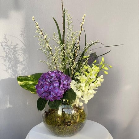 فازة ورد موسمي طبيعي