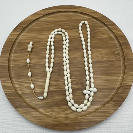سبحة عظم جمل طبيعي ناعمة (99 خرزة) مع تمليكة حرفية