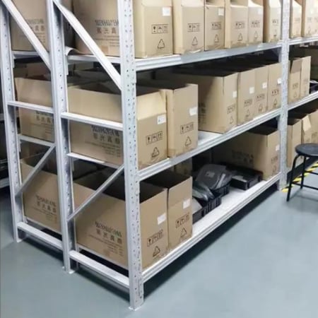 رفوف تخزين حديد ابيض