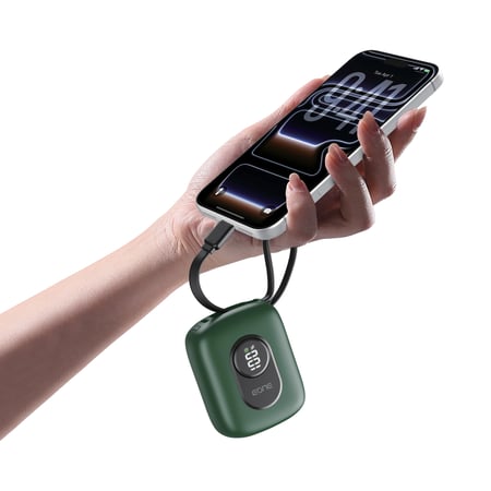 إي ون باور بنك  Tiny سعة 10000mAh  بقوة 22.5 واط شاشة ديجيتال وكيابل مدمجة - أخضر