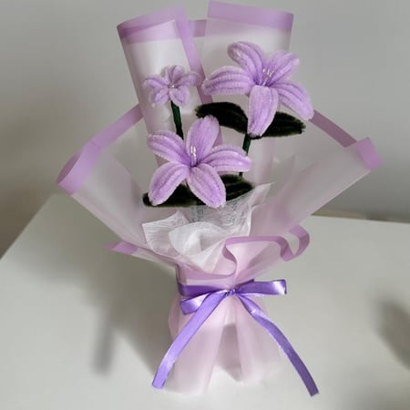 باقة بنفسجيه صغيره