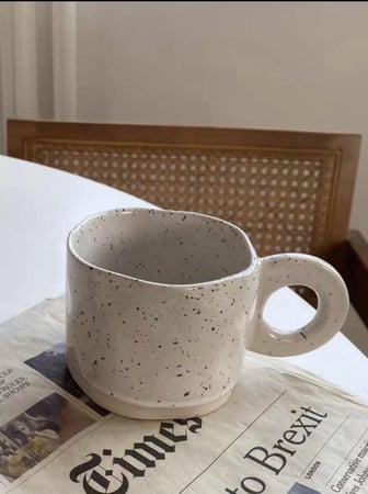 كوب سراميك بنمط بقع الحبر