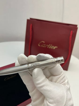 قلم حبر من مجموعة سانتوس دو كارتيه