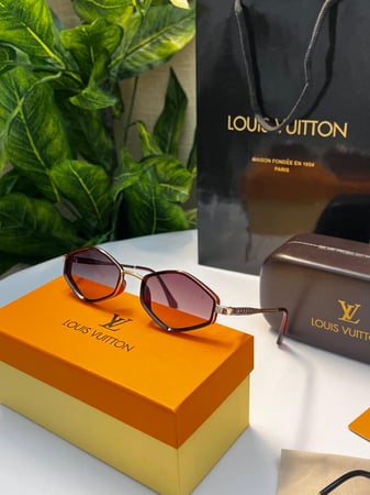 نظارة LOUIS VUITTON - ملون