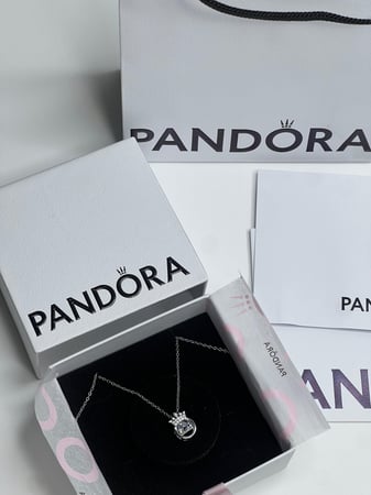 سلسال باندورا PANDORA فضي كرستالة ابيض