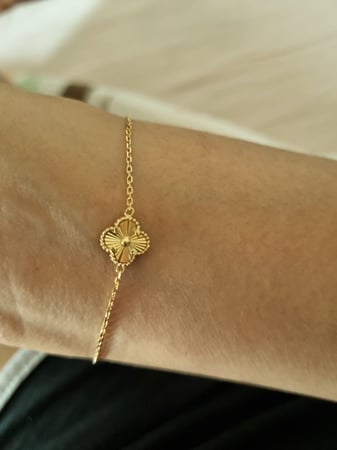 إسوارة Van cleef ذهبي - وردة واحدة