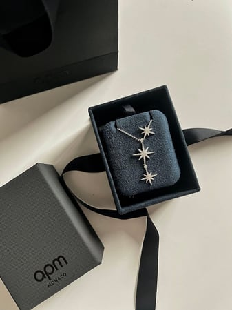 سلسال( فضة عيار 925 ) apm فضي نجوم تشوكر