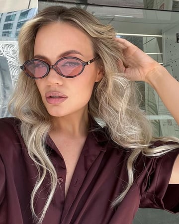 مجموعة نظارة MIU MIU ( الهبة )