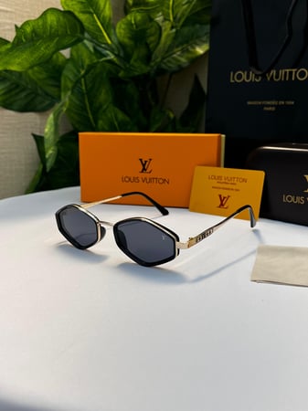 نظارة LOUIS VUITTON - ملون