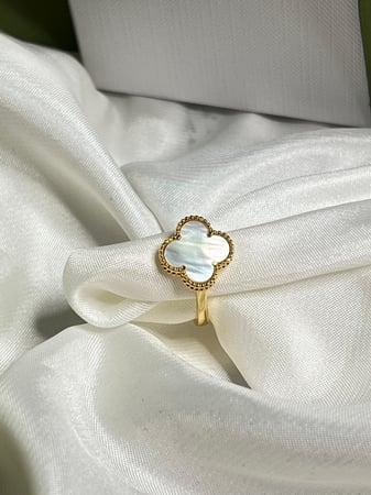 خاتم Van cleef ذهبي _ صدفي