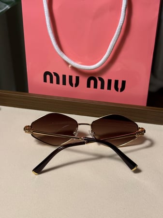 نظارة miu miu (ملون)
