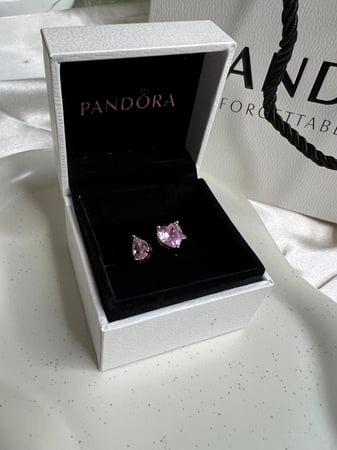 خاتم باندورا PANDORA فضي كرستالة وردي