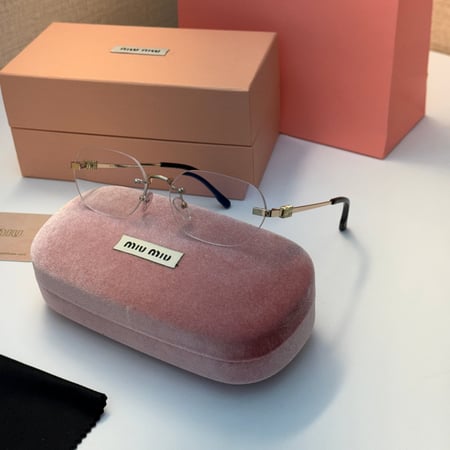 نظارة miu miu عدسة شفاف