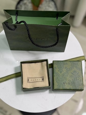 اسوارة GUCCI فضي ماستر كواليتي