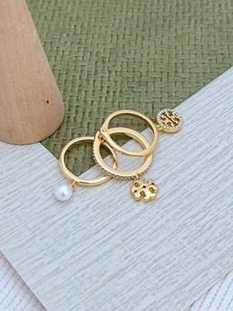 خاتمTORY BURCH ذهبي ماستر كواليتي
