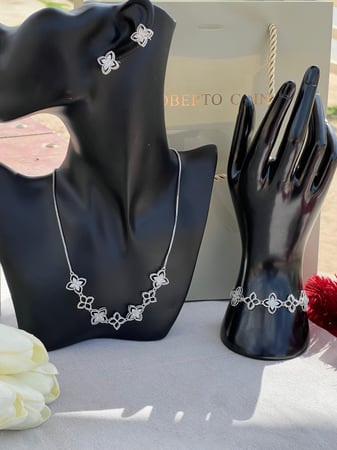 طقم roberto coin فضي