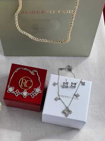 طقم roberto coin فضي