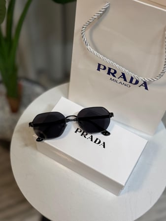 نظارة PRADA اطار اسود - عدسة اسود