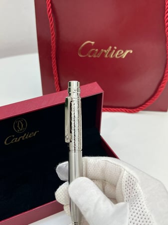 قلم حبر من مجموعة سانتوس دو كارتيه