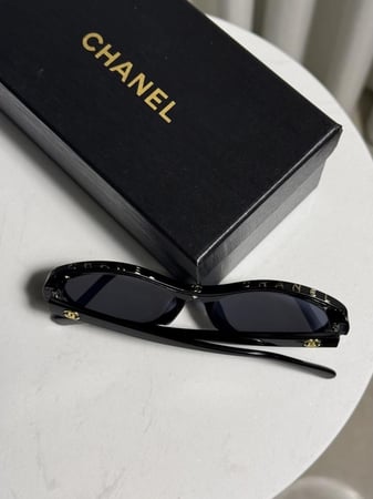 نظارة CHANEL الهبة