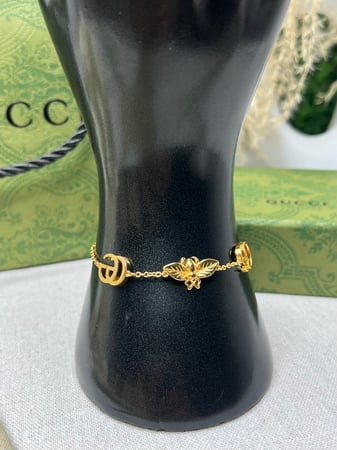 اسوارة GUCCI ذهبي ماستر كواليتي