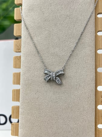 سلسال باندورا PANDORA فضي مع كرستال