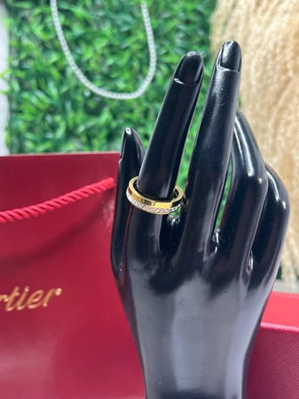 خاتم Cartier الذهبي ماستر كواليتي