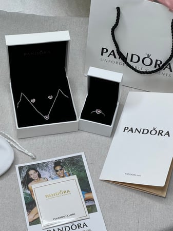 طقم PANDORA  وردي