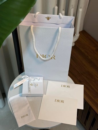 اسوارة  Dior ذهبي