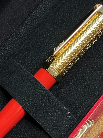 قلم حبر من مجموعة سانتوس دو كارتيه