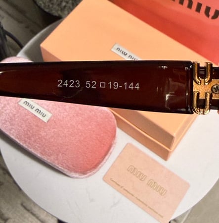 نظارة miu miu عين القط  - بني