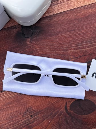 مجموعة نظارة miu miu