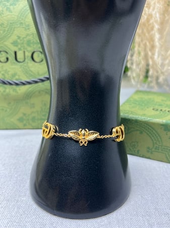 اسوارة GUCCI ذهبي ماستر كواليتي