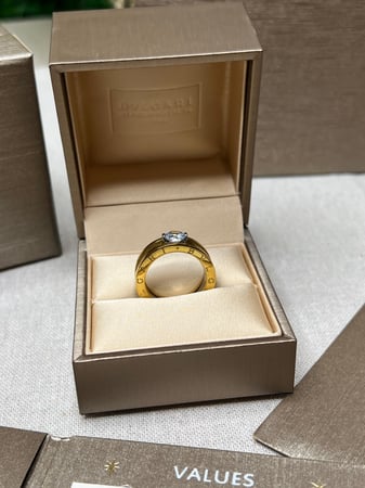 خاتم BVLGARI الماسي