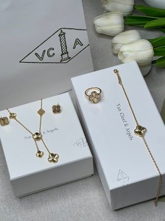 طقم van cleef ذهبي ماستر كواليتي