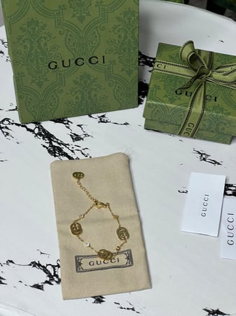 اسوارة GUCCI ذهبي ماستر كواليتي