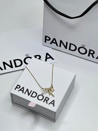 سلسال باندورا PANDORA ذهبي -  وردي مع كرستال