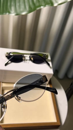 نظارة CELINE ملون