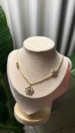 سلسال Dior الزهرة