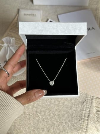 سلسال فضه عيار 925 باندورا PANDORA فضي كرستالة ابيض