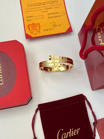 إسوارة carter ذهبي