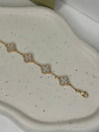 إسوارة Van cleef ذهبي -لؤلؤي