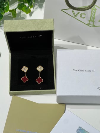 حلق Van cleef عودي