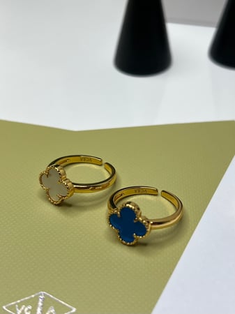 خاتم van cleef ملون