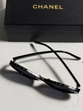 نظارة CHANEL الهبة